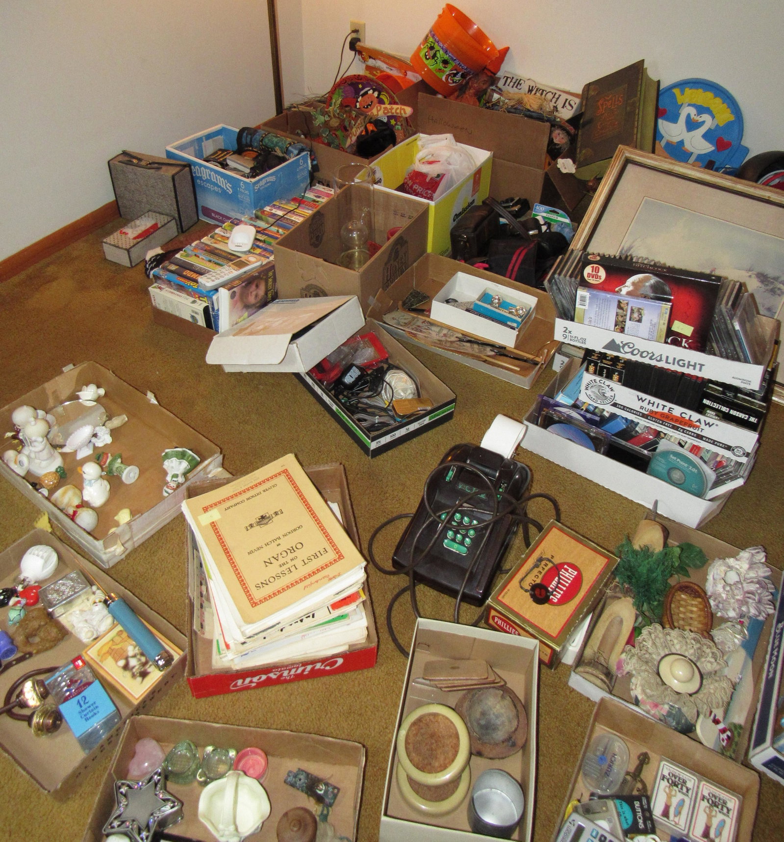 Halloween Decorations Misc Knick Knacks Contents on: Lot includes all pictured. ( Not floor lamp ). Take what you want and leave the rest