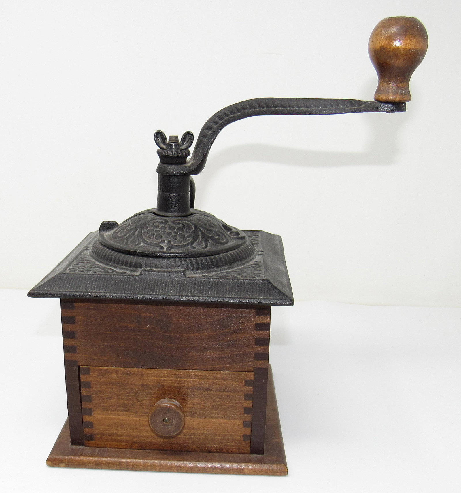 Laptop Coffee Grinder: Apprx 6" x 6" x 10 3/4" tall