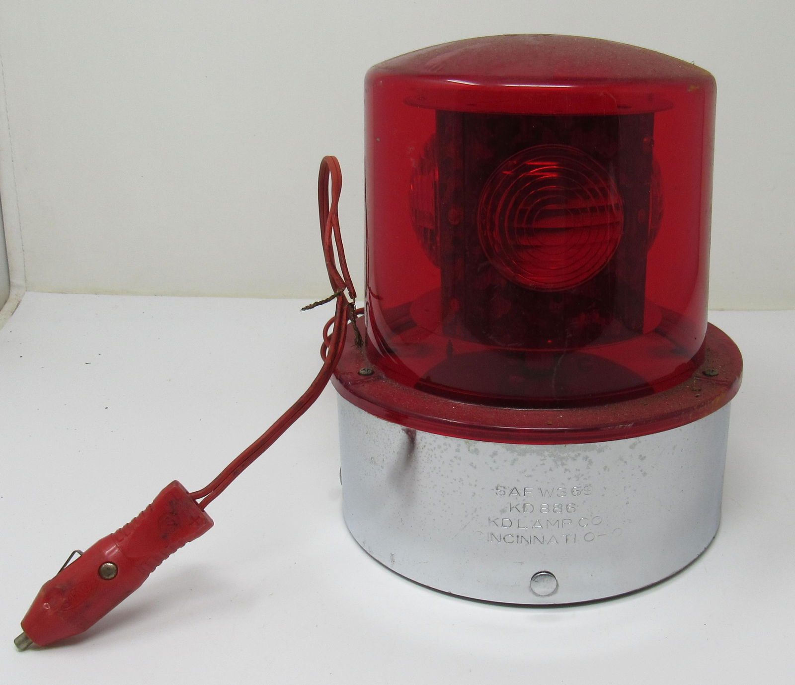 Vintage KD 886 Lamp Emergency Light: Approx 6 1/2" in diameter and 7 1/2" tall