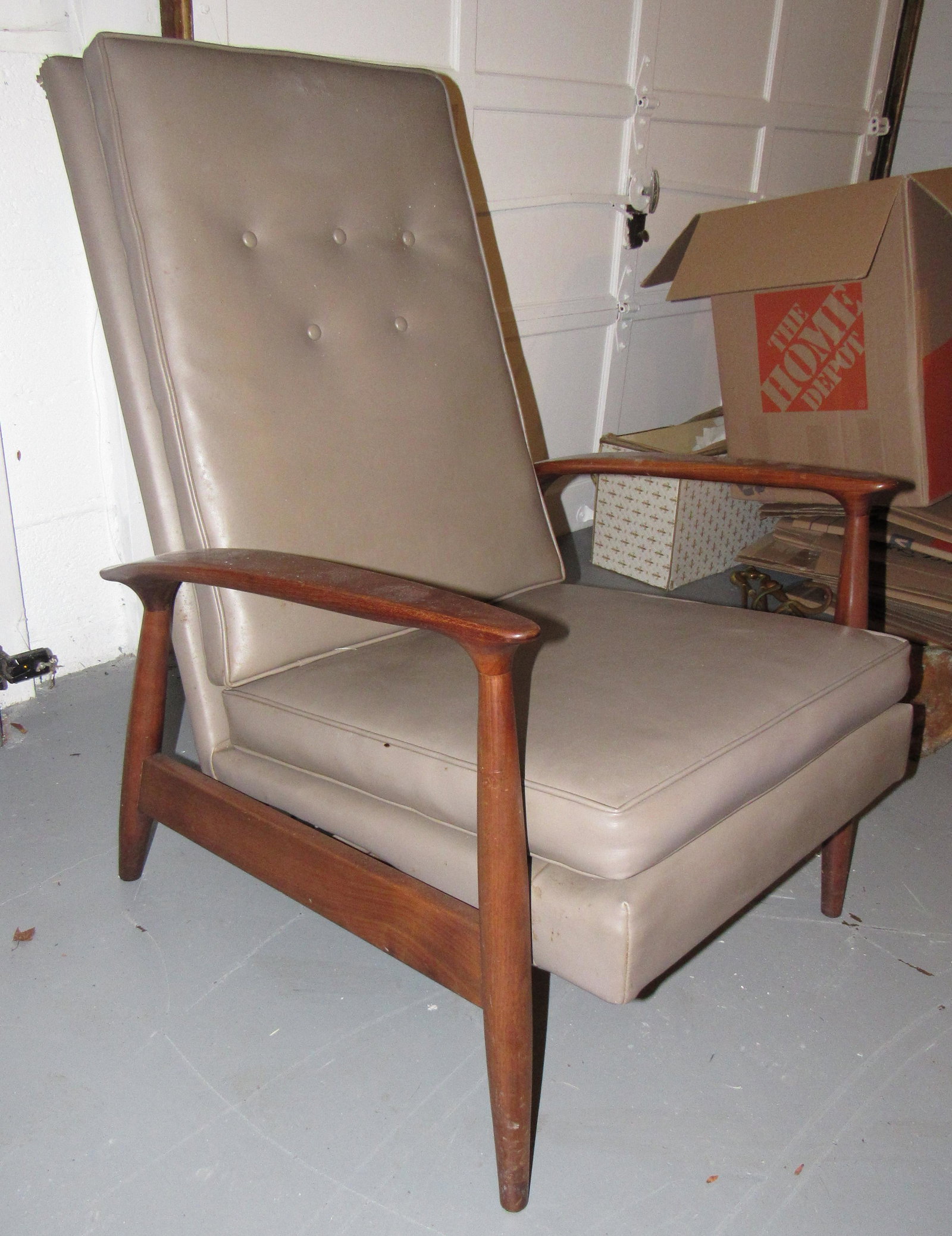 Thayer Mid Century Modern Recliner: Approx 28 1/4" wide, 30" deep, 18" to seat, and 40" to top of back.