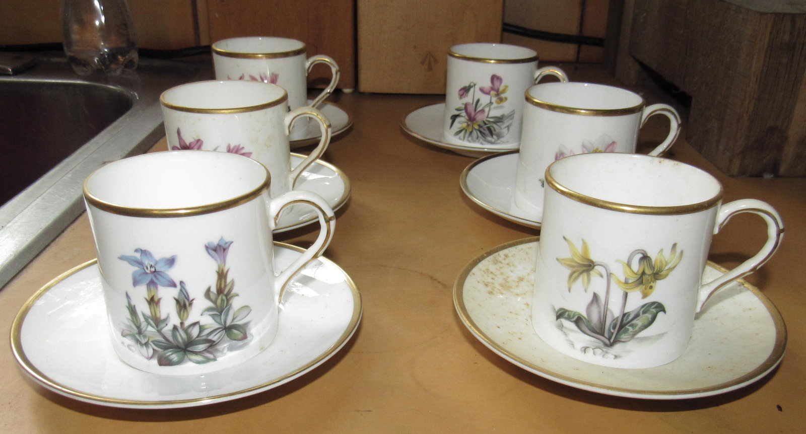 Royal Worcester Bone China Cups and Saucers: Getting 6 cups and 6 saucers