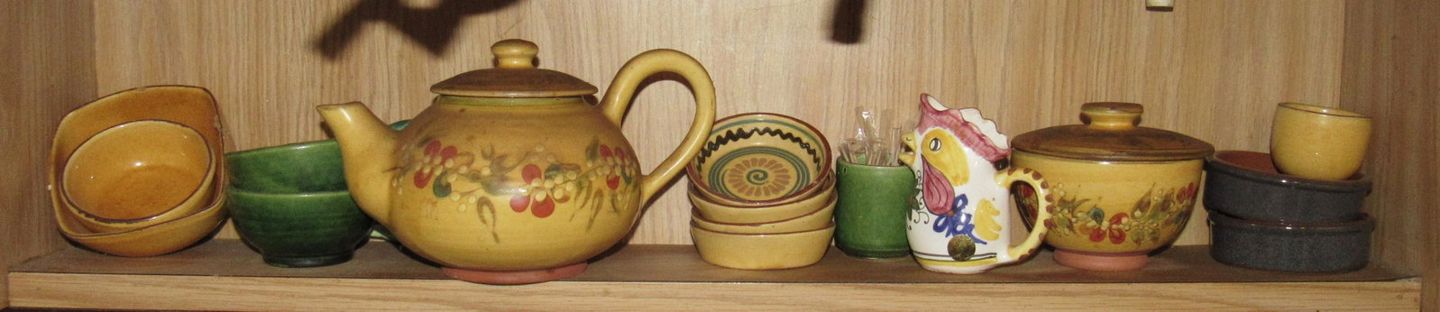 Comme Terre French Teapot & Misc: Getting all pictured on shelf