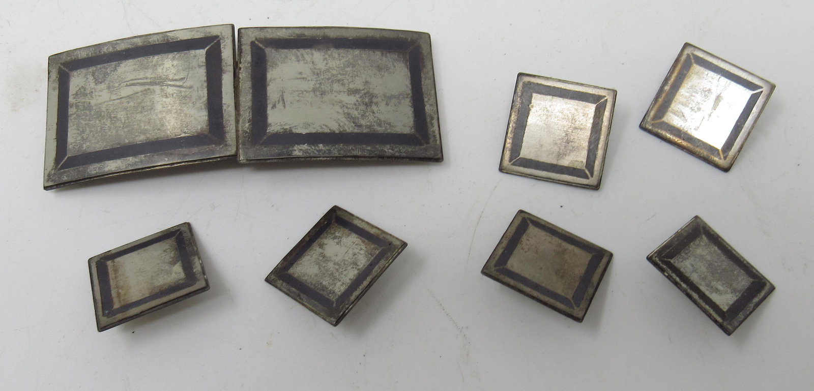 800 Silver Belt Buckle and Buttons: Buckle is approx 1 1/4" by 3 1/8". Buttons are approx 3/4" square. Total weight is approx 55 grams.