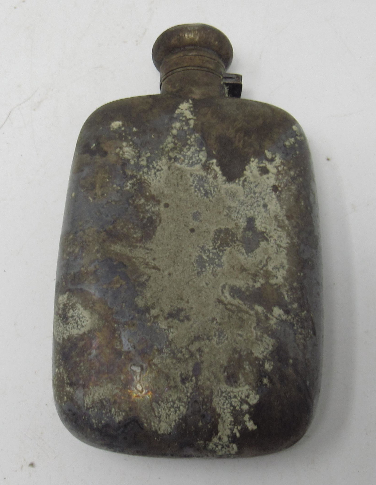 Sterling Silver Flask: 3 1/4" by 5 5/8" by 1 inch thick. Approx 135 grams.