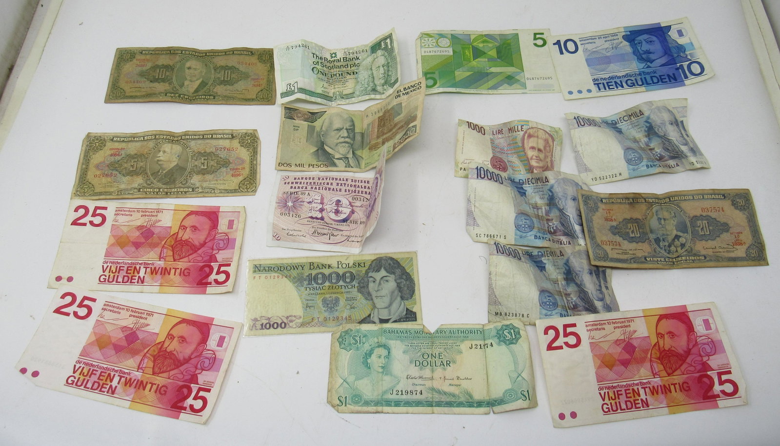 Foreign Paper Money: Getting all pictured