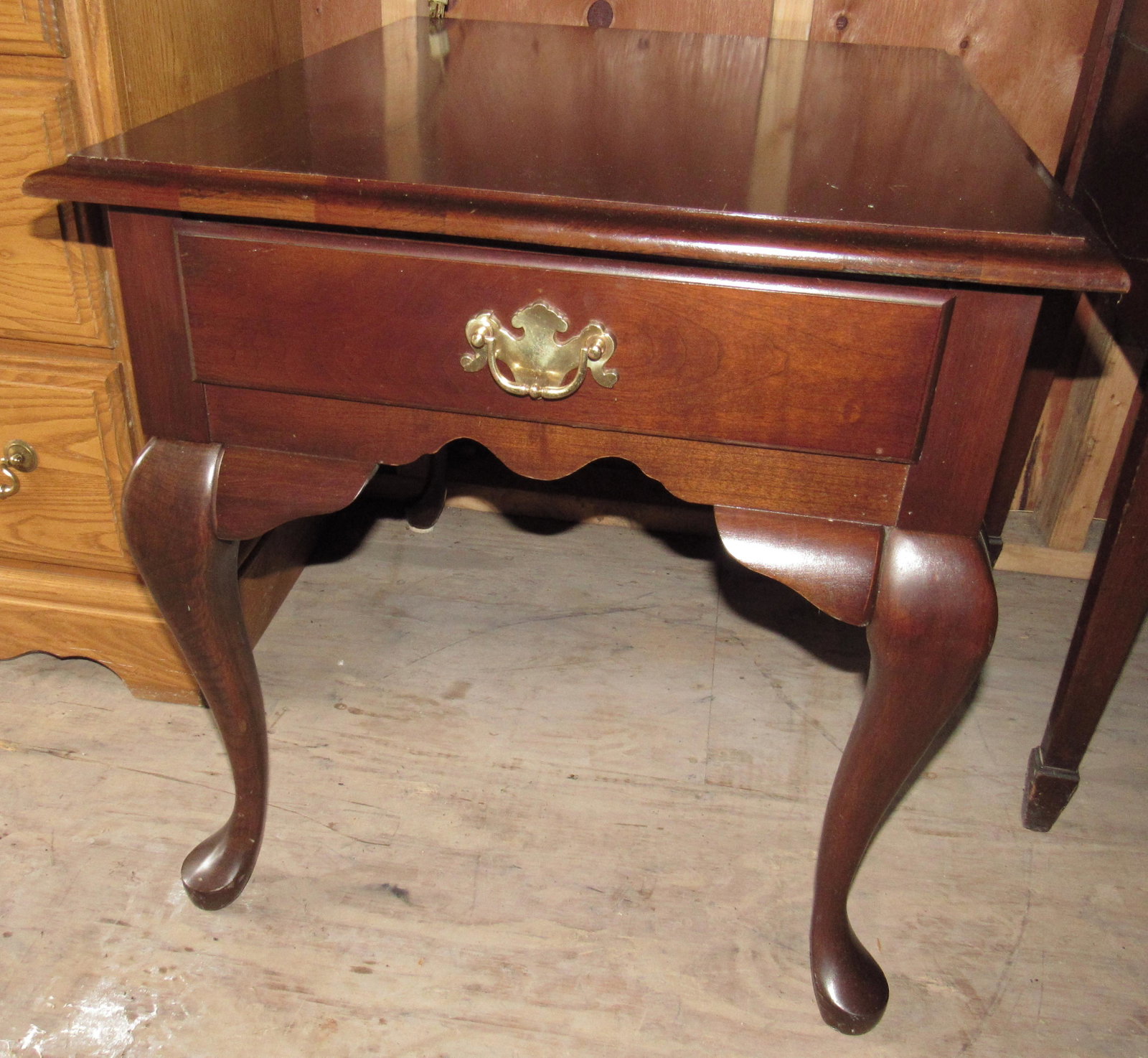 End Table: Approx 22". 27" x 23 1/2" tall