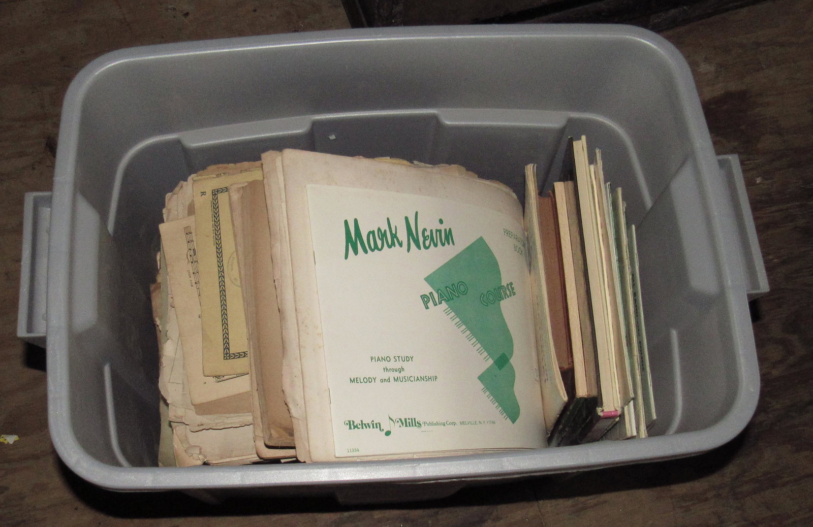 Tote Full of Sheet Music / Song Books: Getting all in tote