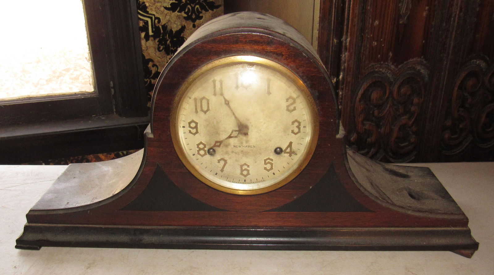 New Haven Mantle Clock w/ Harmoney Duo Strike Movement: Approx 5 1/4" x 20" x 9 1/2" tall