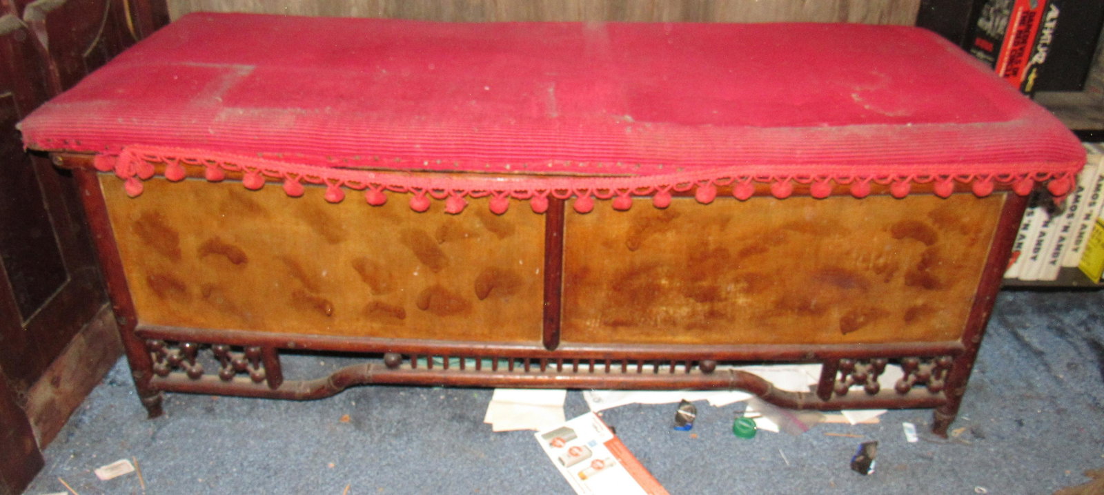 Blanket Chest: Approx 18 1/2" x 44" x 17" tall