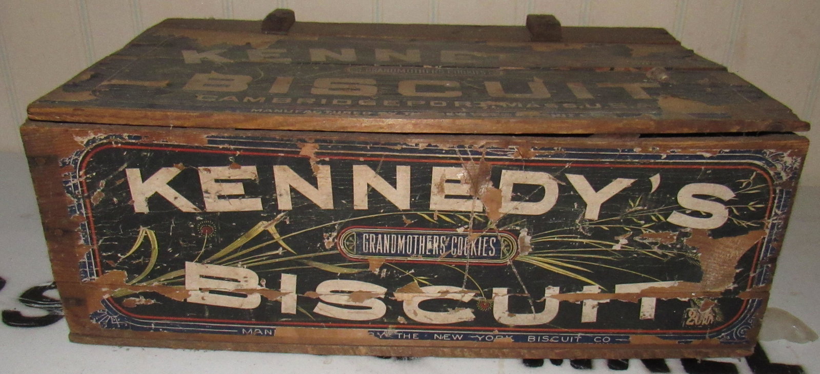 Kennedy's Biscuit Box: Apprx 13 1/2" x 21 1/2" x 8" tall