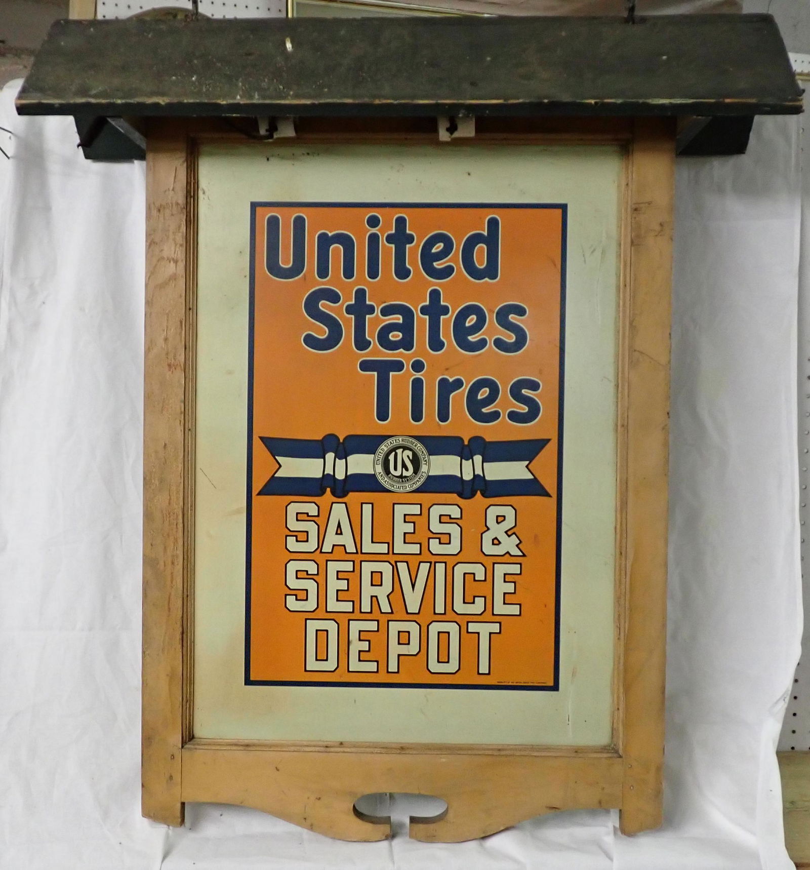 United States Tires Tin Sign in Orig. Lighted Frame (1 of 6)