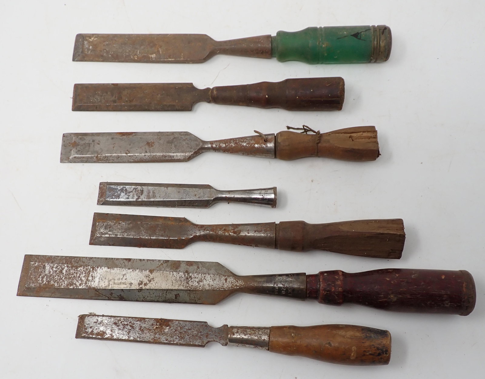 Stanley No 720 & Misc Chisels: Getting all pictured