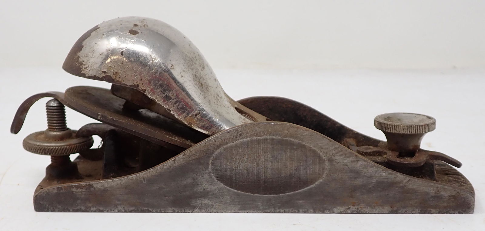 1913 Stanley Adjustable Throat Knuckle Plane: Approx 2" x 6 1/4"