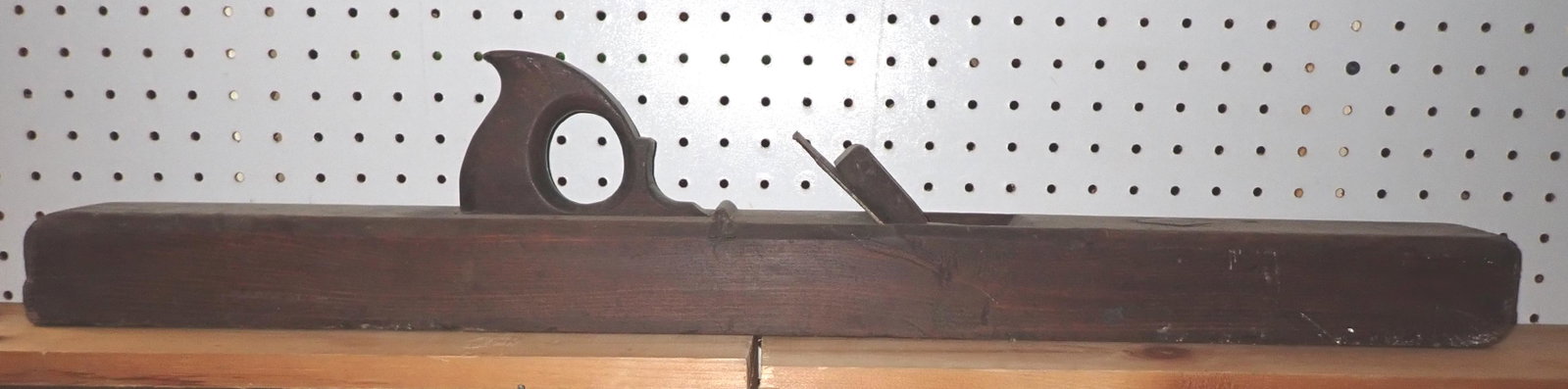 Wooden Block Plane with Green Signed Blade: Approx 3" x 2 1/2" x 33 1/2"