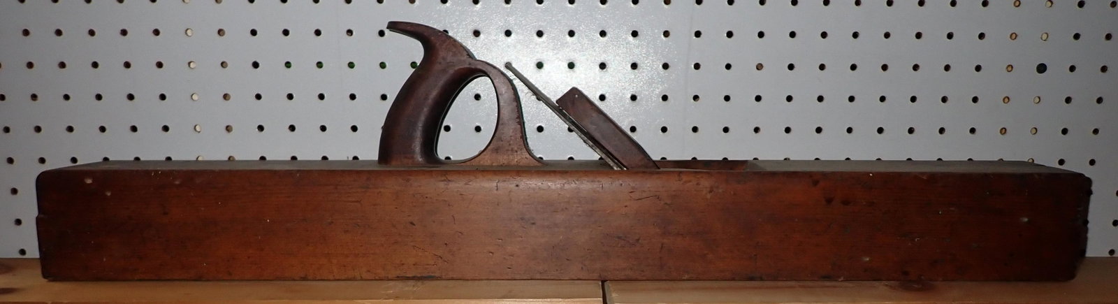 J Kellogg Block Plane: Approx 3 1/2" x 3 1/4" x 30"