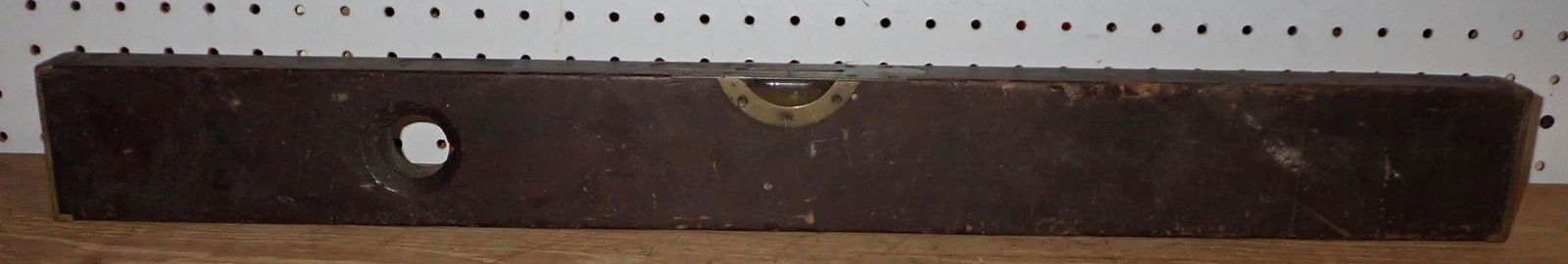 Standard Rule Ripleys Adjustment Wood Level: 28" wooden level