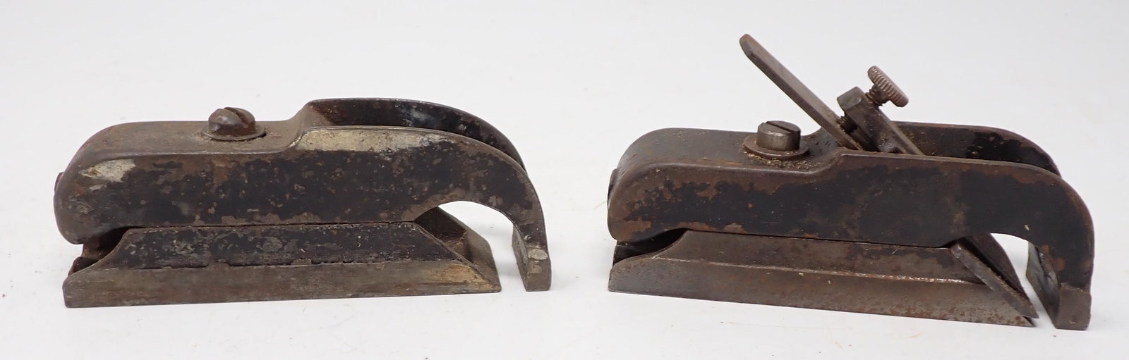 2 Stanley Planes: Approx 1 1/16" x 4 1/16" . One marked with the Sweetheart stamp