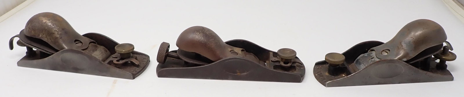 Stanley Knuckle Block Planes 18 1/4: 2 are 18 1/4 . Largest in middle, is approx 2" x 7"
