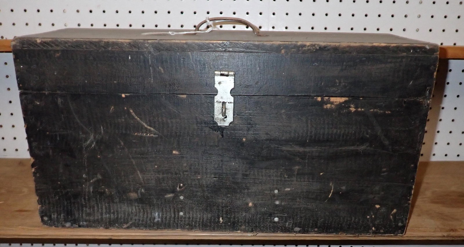 Wooden Tool Box: Approx 7 1/4" x 20 1/2" x 10 1/2" tall