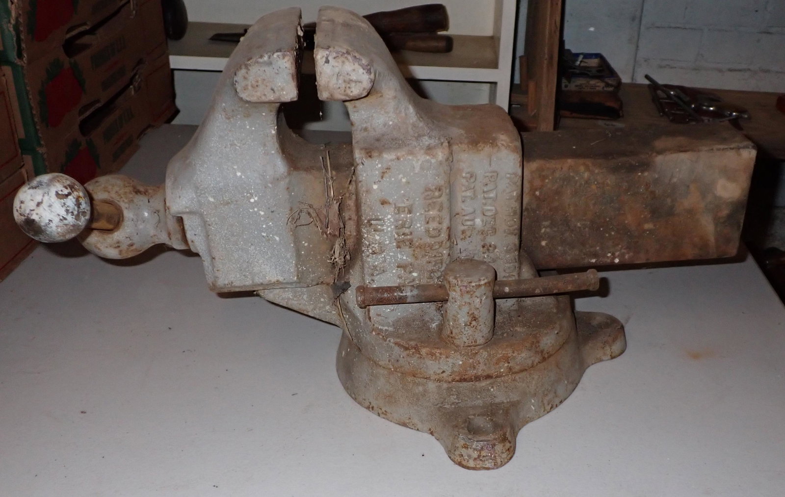Reed No 205 Swivel Vise w/ 5" Jaws: 5" jaws