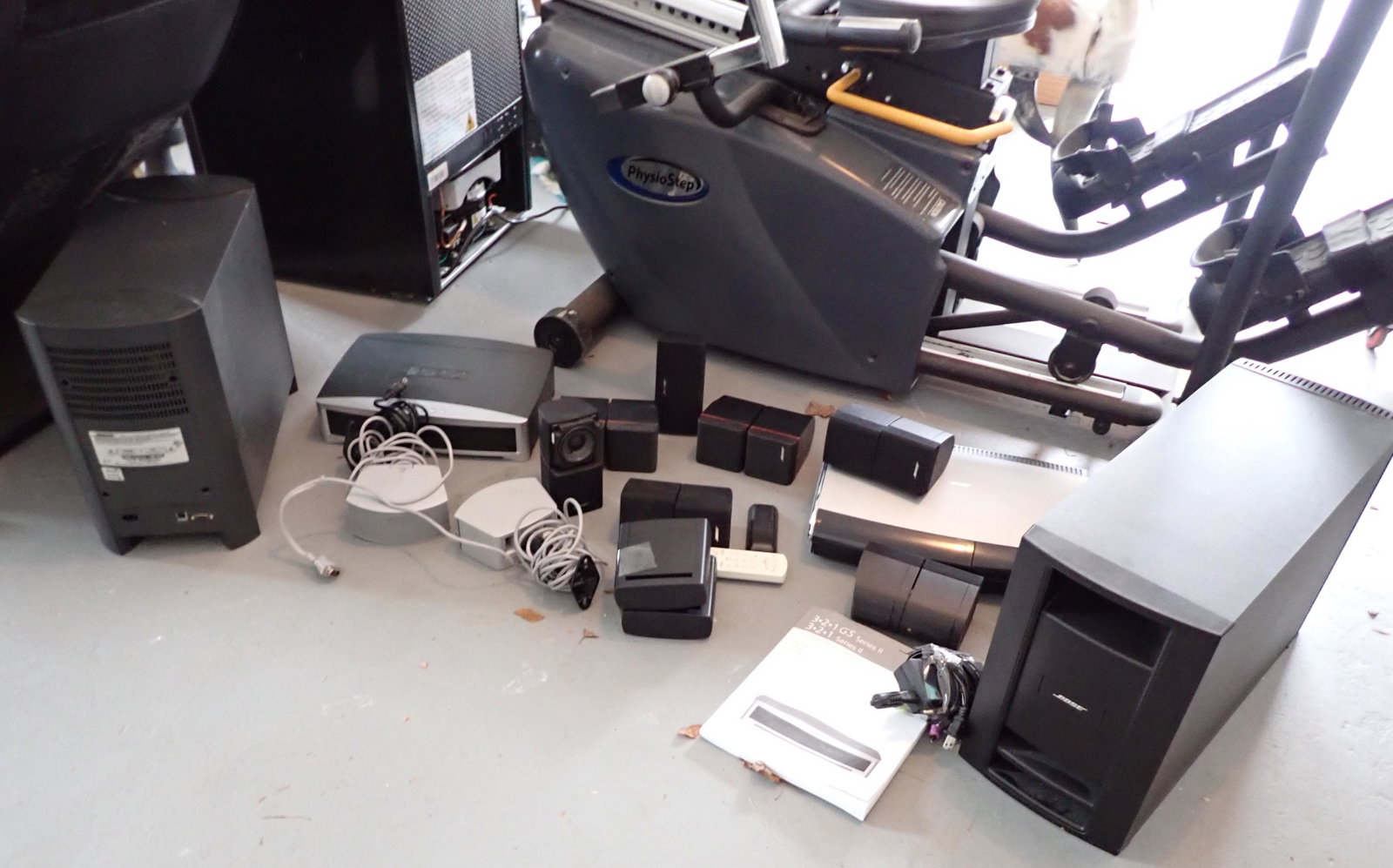 Bose Media Centers Powered Speakers & Misc: Getting all pictured.