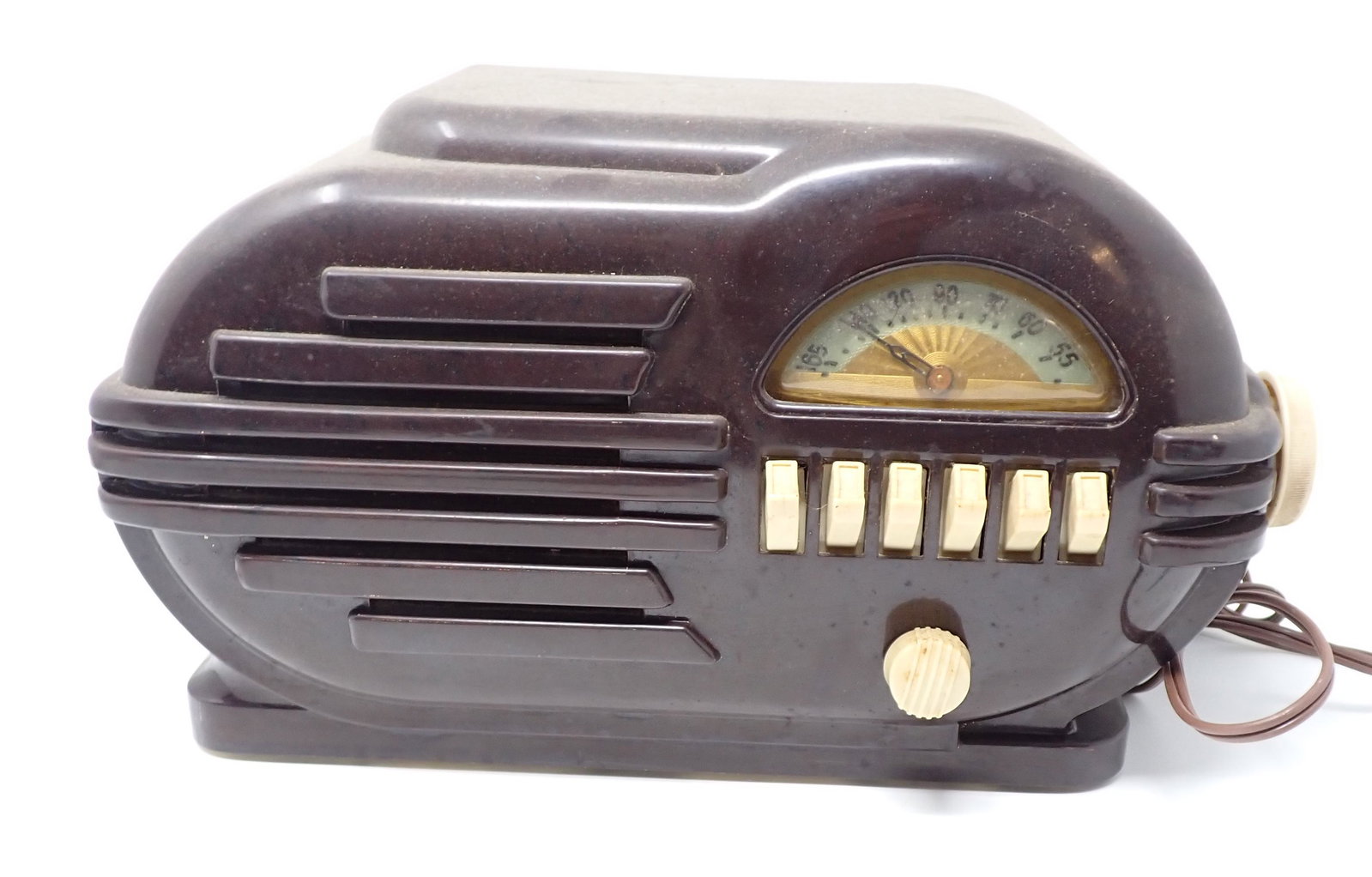 Belmont Bakelite Radio: Approx 6" x 12 1/2" x 7 1/2" tall.