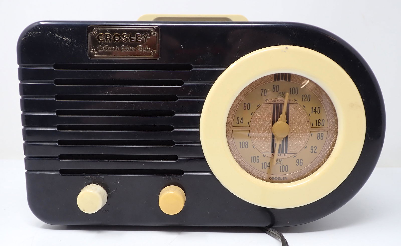 Crosley Limited Edition CR-2 Radio Cassette Player: Approx 5 1/2" x 10 3/4" x 7 1/2" tall