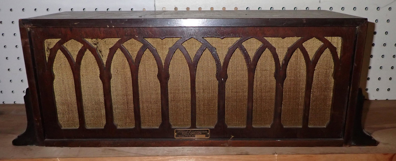 Freed Eisemann Radio Speaker FE-50: Approx 7 3/4" x 23 1/2" x 8" tall