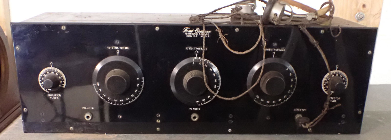 Freed Eisemann Neutrodyne Receiver Model NR-5: No 532D and comes with Western Electric Headphones