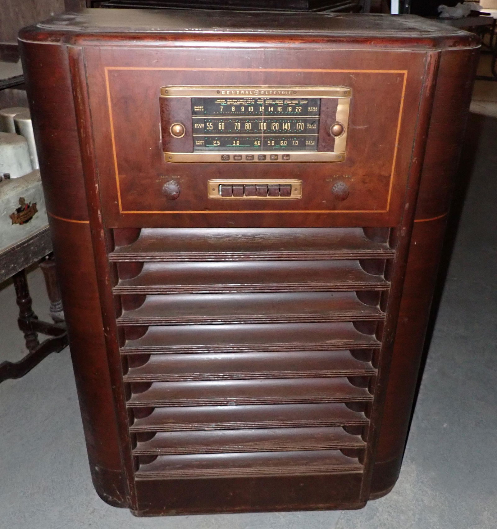 General Electric Floor Model Radio: Approx 14 1/2" x 29 1/2" x 40 1/2" tall
