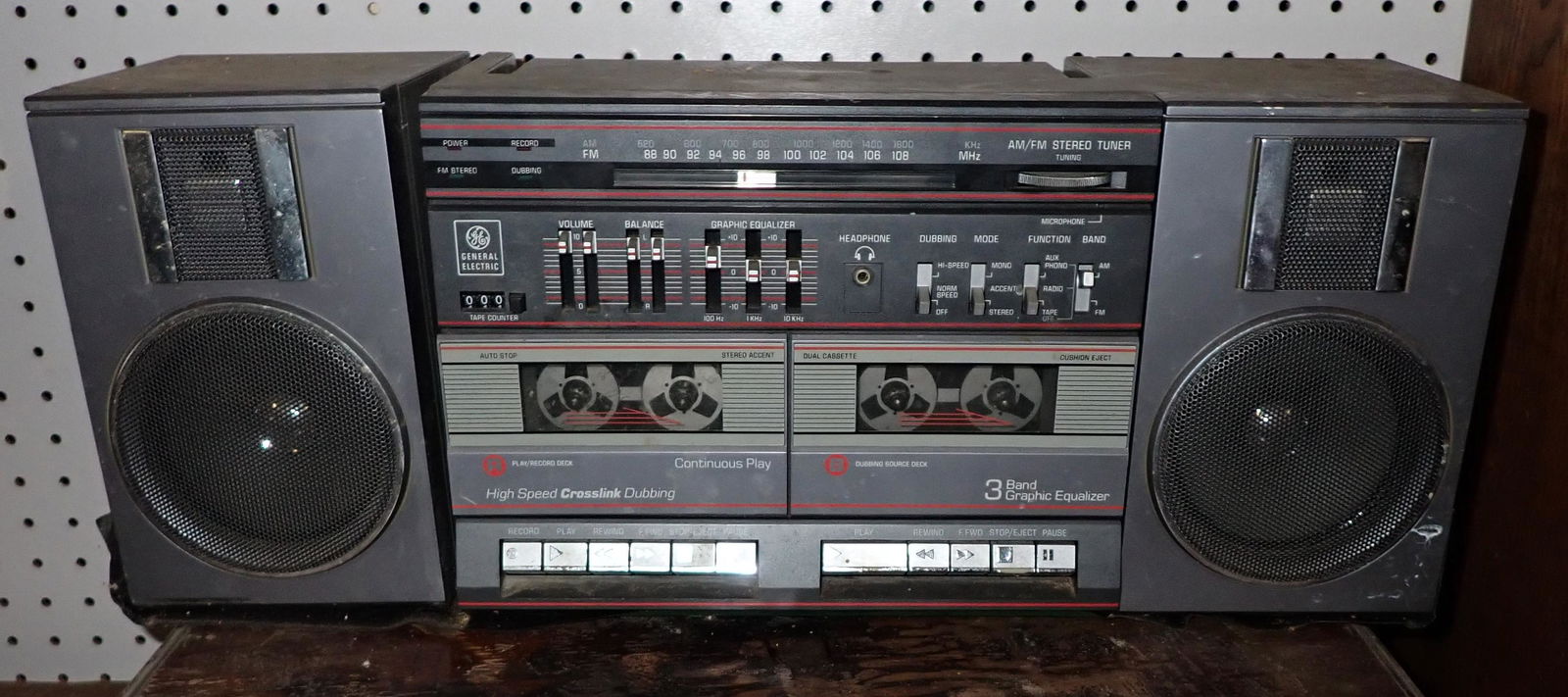 Vintage General Electric Stereo: Approx 6" x 21" x 8 1/2" tall