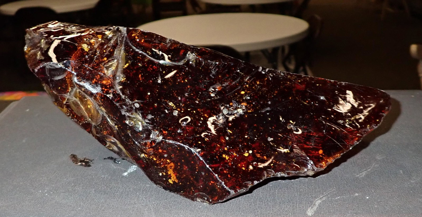 Mineral / Gem: Approx 4 1/2" x 10" x 4" tall