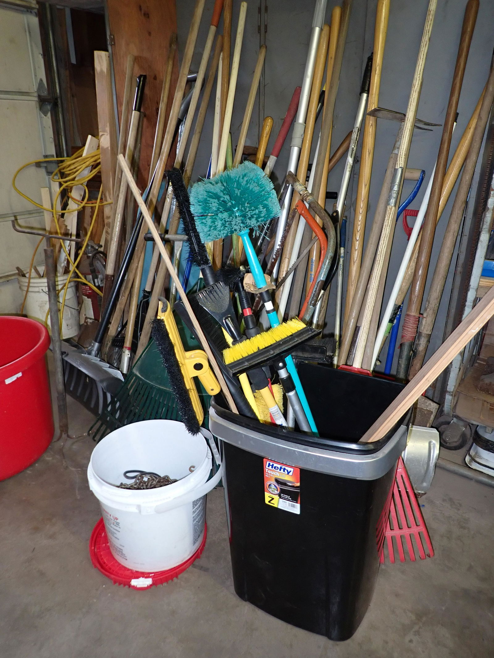 Garden Tools Snow Chains Ice Scrapers: Getting all garden tools, snow chains, & ice scrapers pictured
