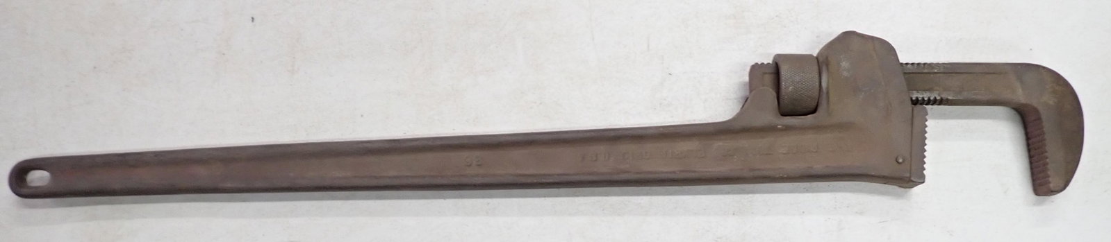 Rigid 36" Pipe Wrench: Pipe wrench