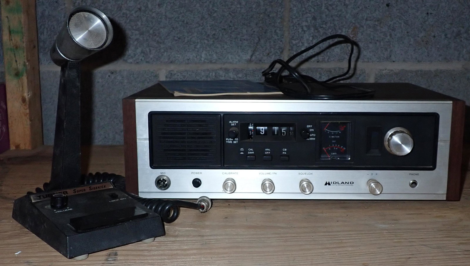 Midland 13-887 Base CB Radio & Turner Mic: CB and Microphone