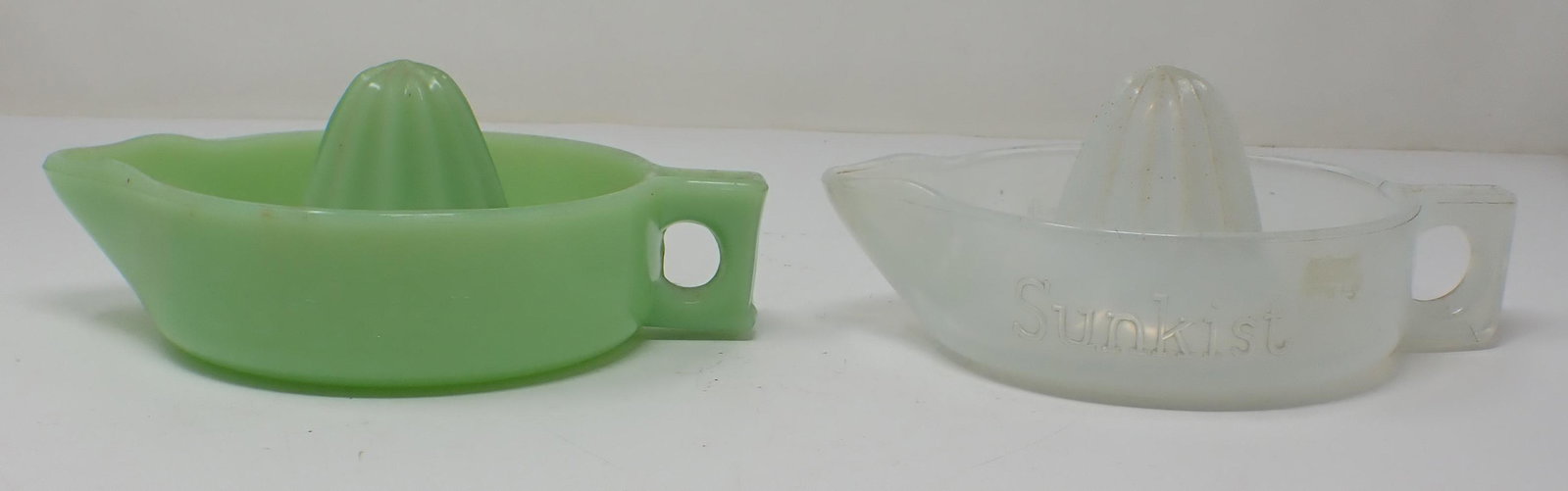 Jadeite Sunkist Juicer: Getting both , Approx 5 7/8" in diameter