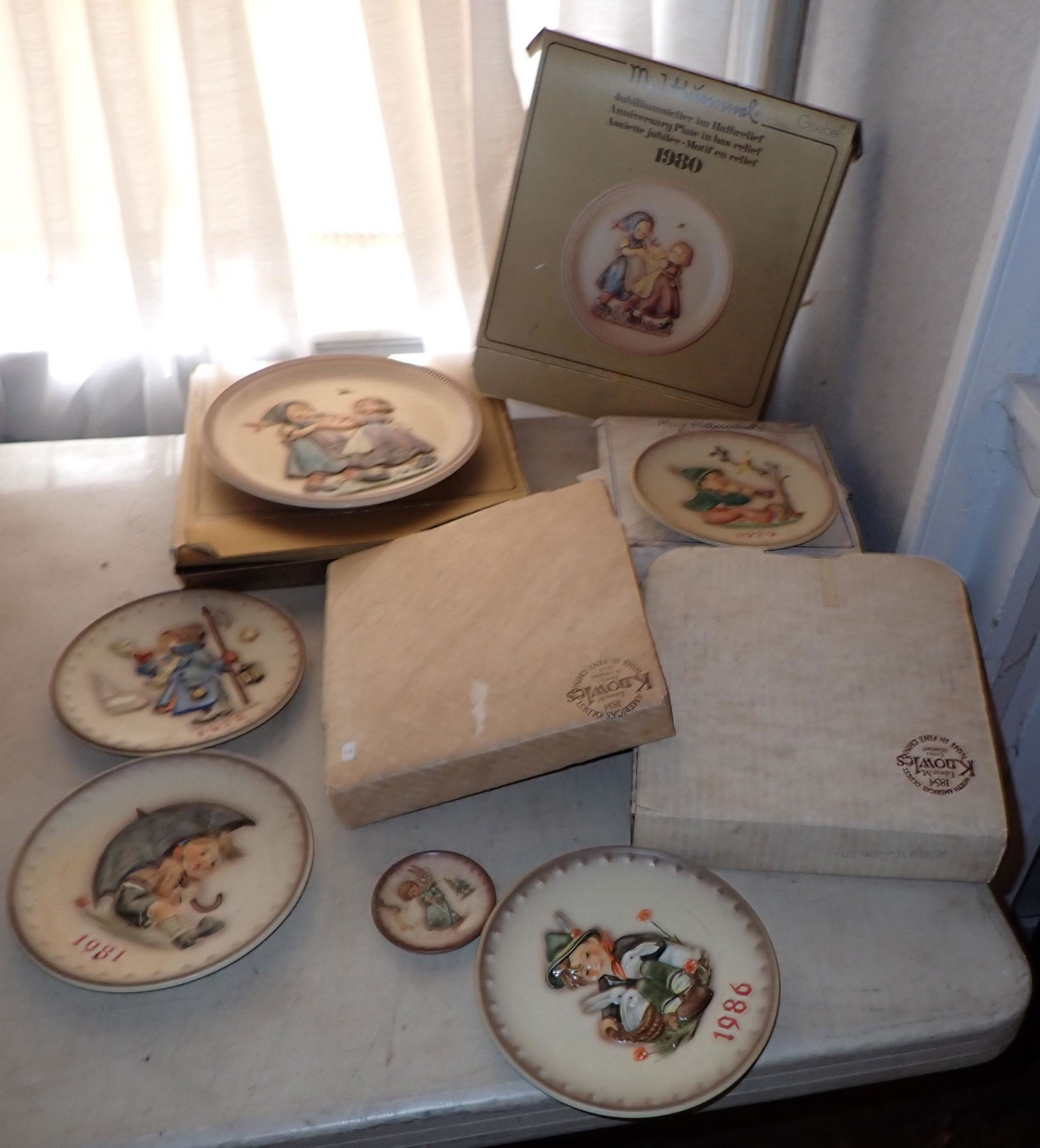 Goebel Hummel and Knowles Collector Plates: Getting all pictured