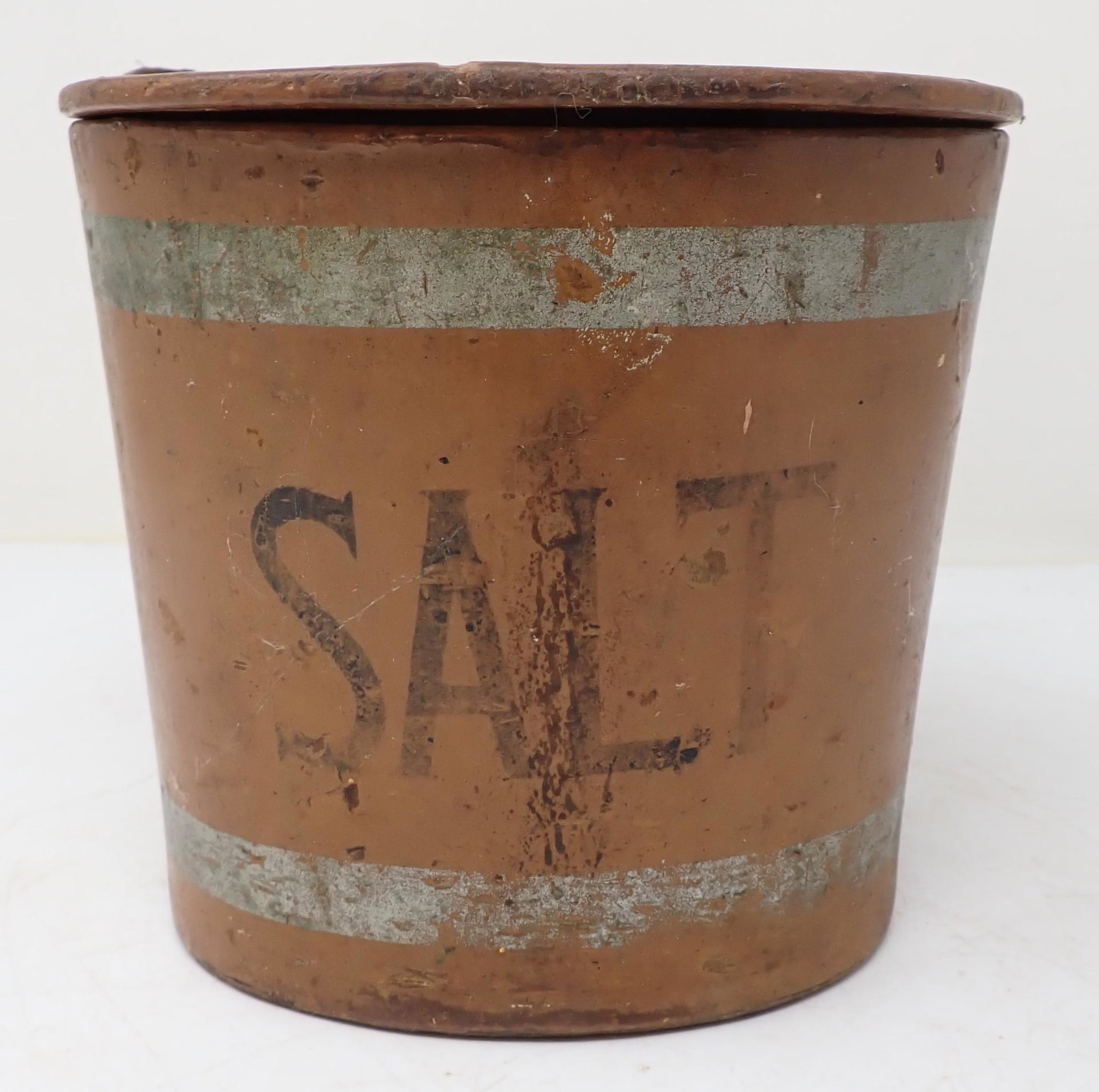 Wooden Salt Box: Approx 5" x 6 1/4" x 6" tall