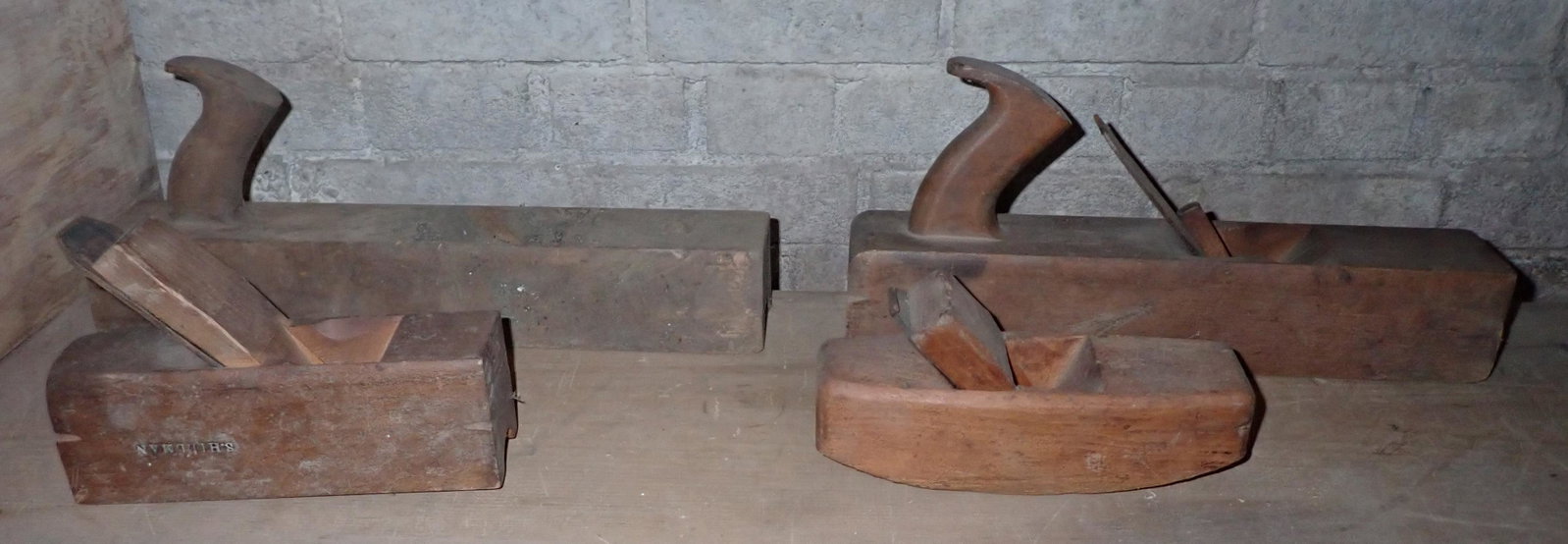 4 Wooden Planes: Largest is approx 2 3/4" x 15 3/4" x 2 3/4" tall