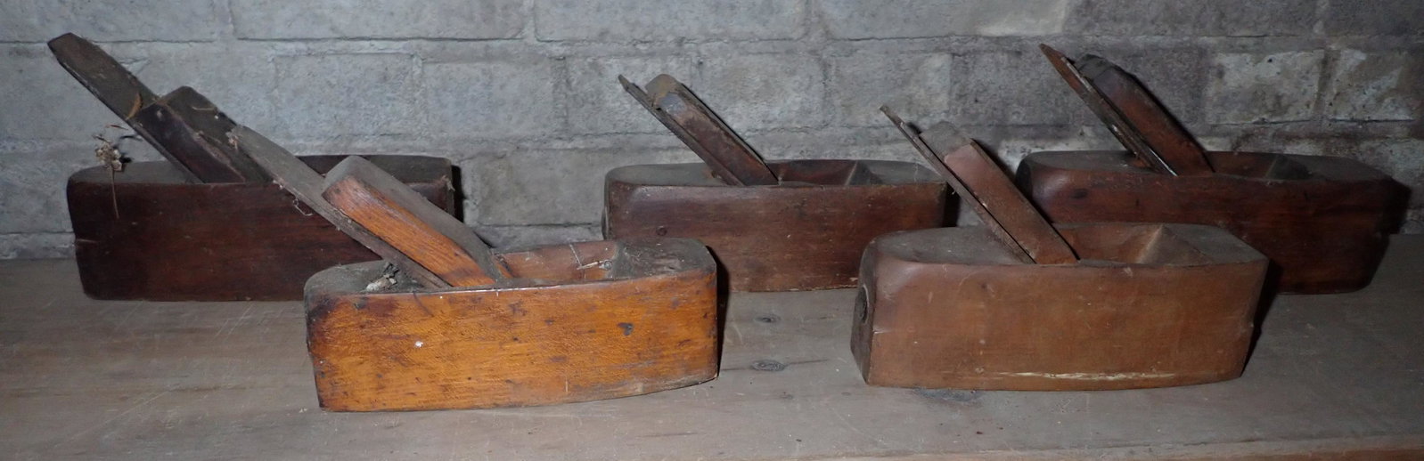 5 Wooden Planes: 5 Planes