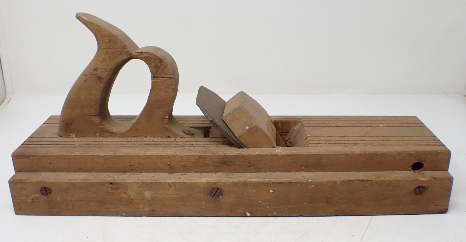 Moulding Plane: Approx 5 1/8" x 16"