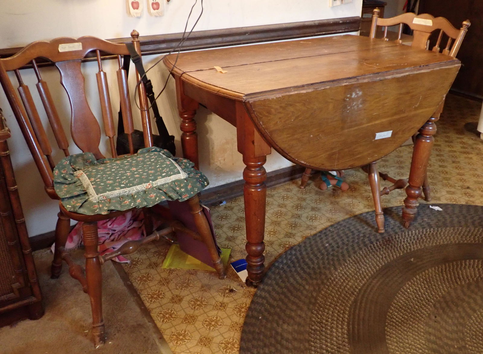 Drop Leaf Table and 2 Temple Stuart Chairs: Table is apprx 42" x 27" closed .