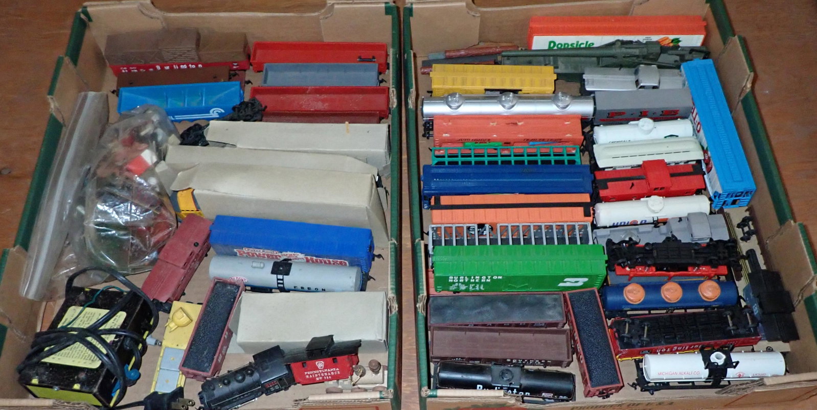 2 Boxes of HO Scale Trains: Getting all in the 2 boxes