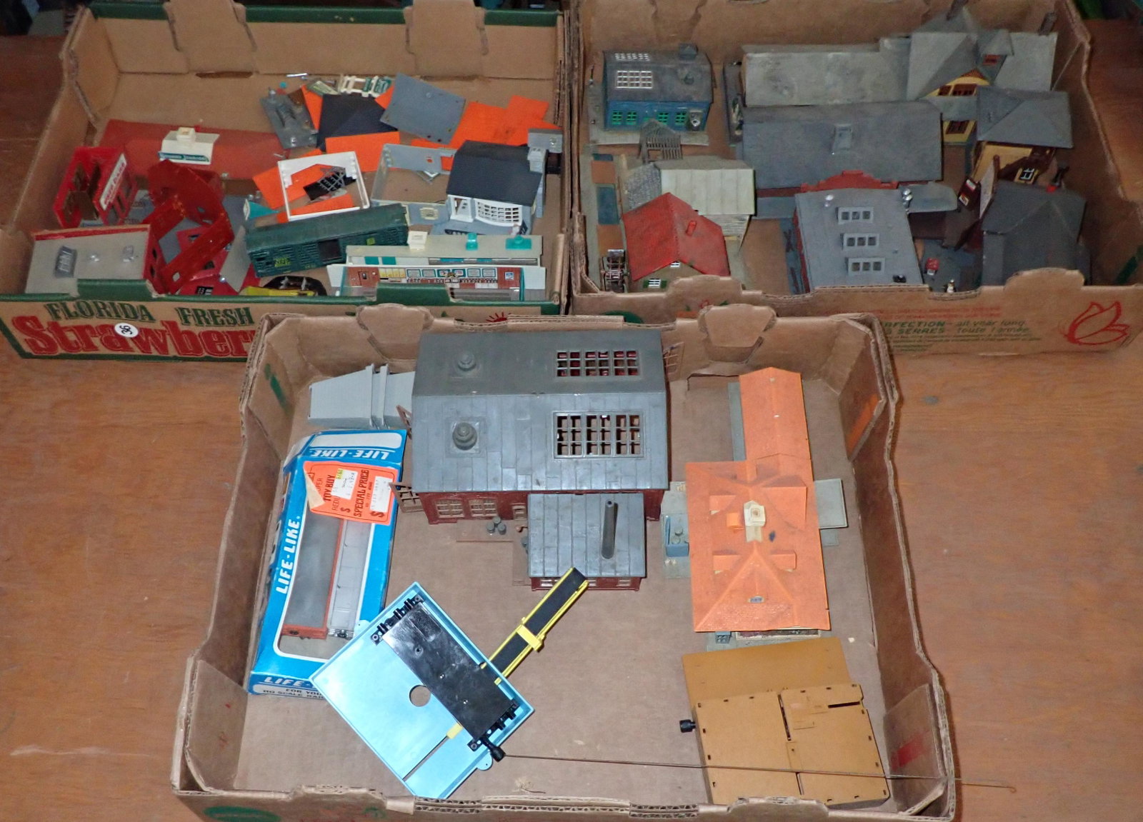 HO Scale Train Buildings: Getting all in the 3 boxes