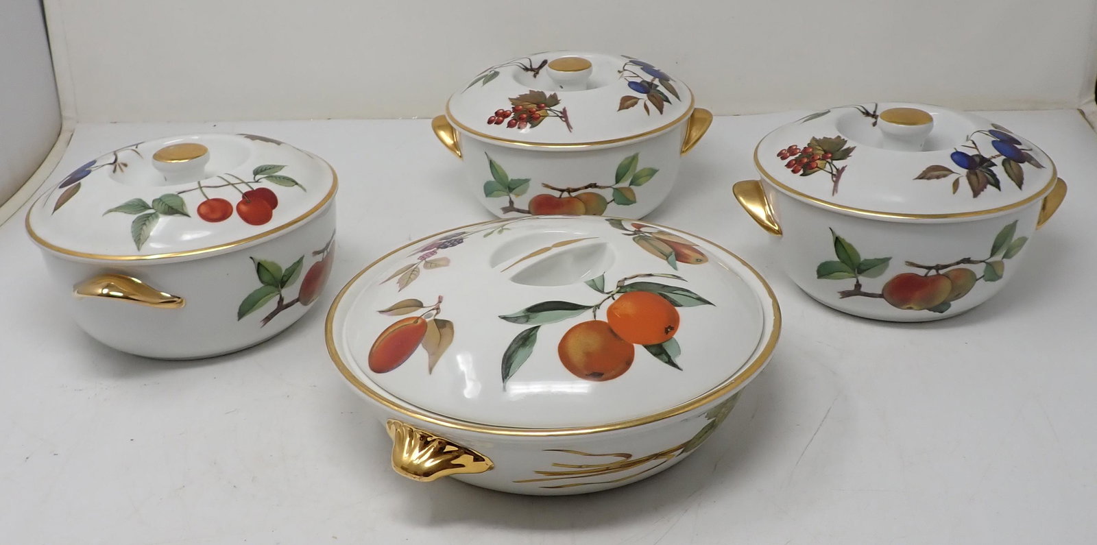 Royal Worcester Evesham Casseroles: Widest is approx 7 7/8" in diameter and 3 1/4" tall ( has some finish loss on band)