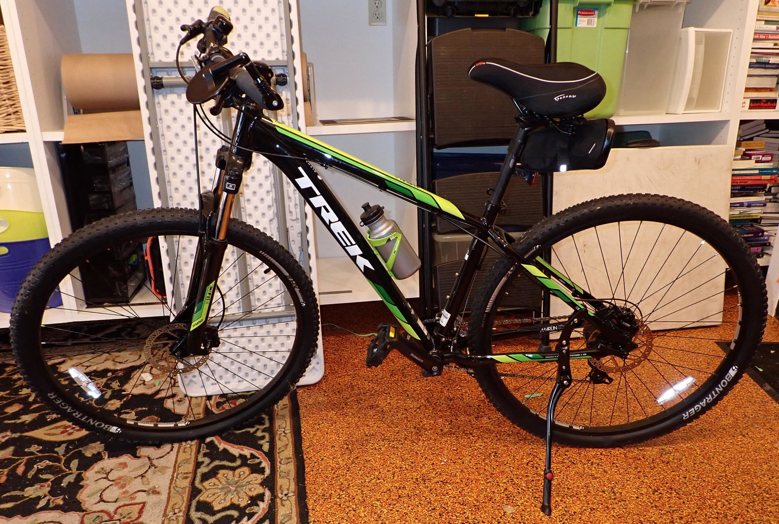 Trek Marlin 6 Mountain Bike: bicycle