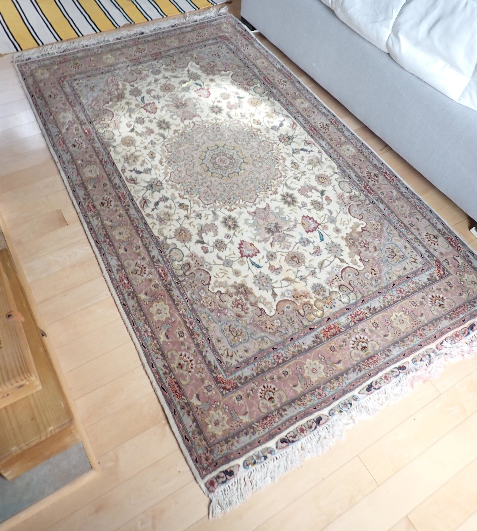2 Area Rugs: Largest is approx 47" x 80"