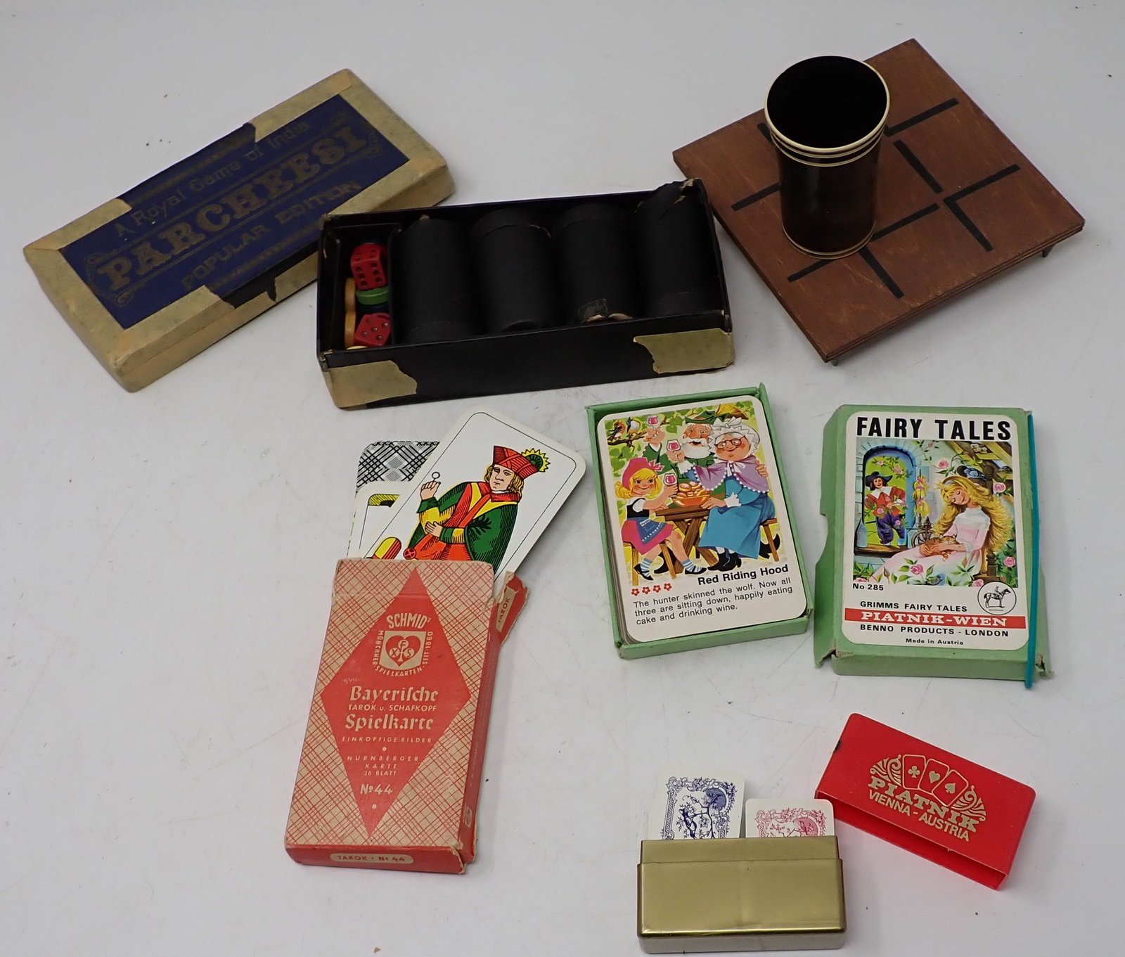 Schmid Playing Card Fairy Tales Platnik Vienna: Getting all pictured