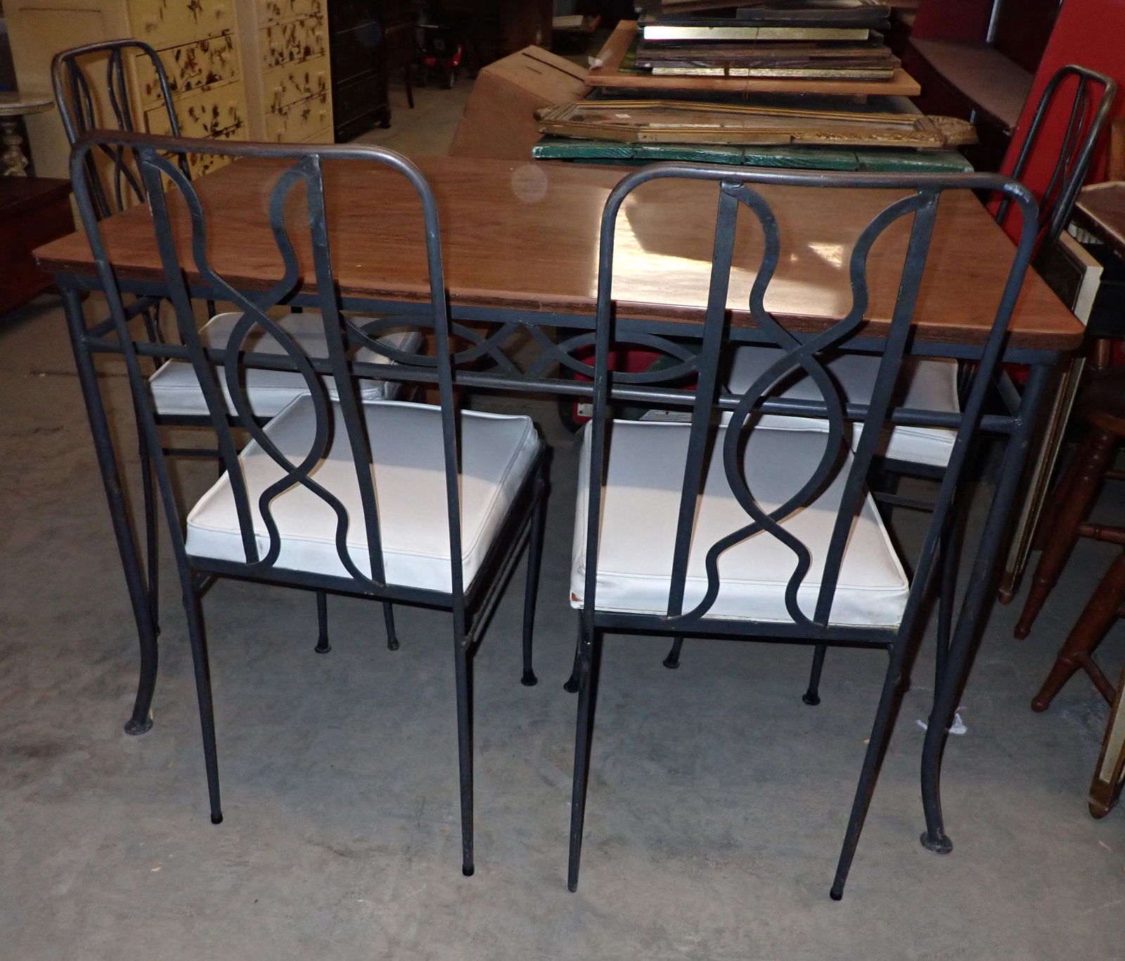 Kitchen Table with Formica Top & 4 Chairs: Table is approx 29 1/2" x 48"