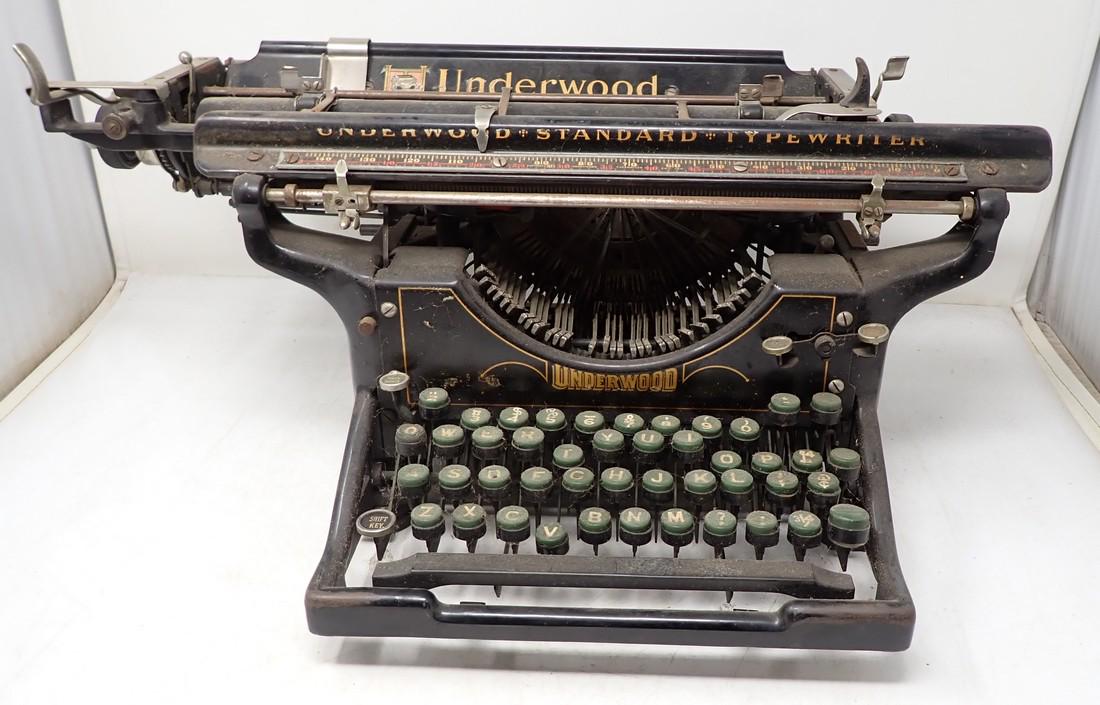 Underwood Standard Typewriter: typewriter